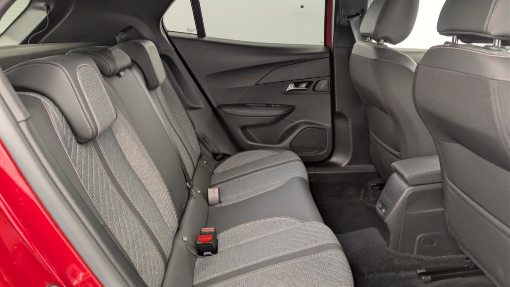 PEUGEOT 2008 PureTech 100 S S BVM6 Allure - ref: 1-313240 - Photo 10