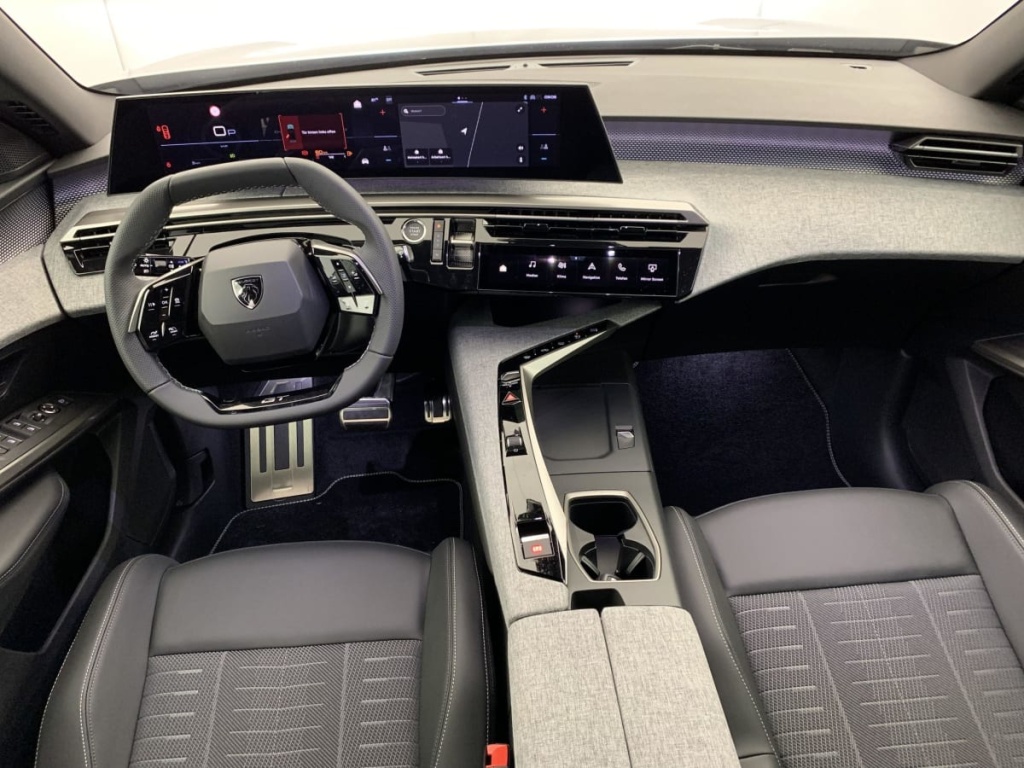 PEUGEOT 3008 Hybrid 145 e-DCS6 GT - ref: 1-340574 - Photo 12