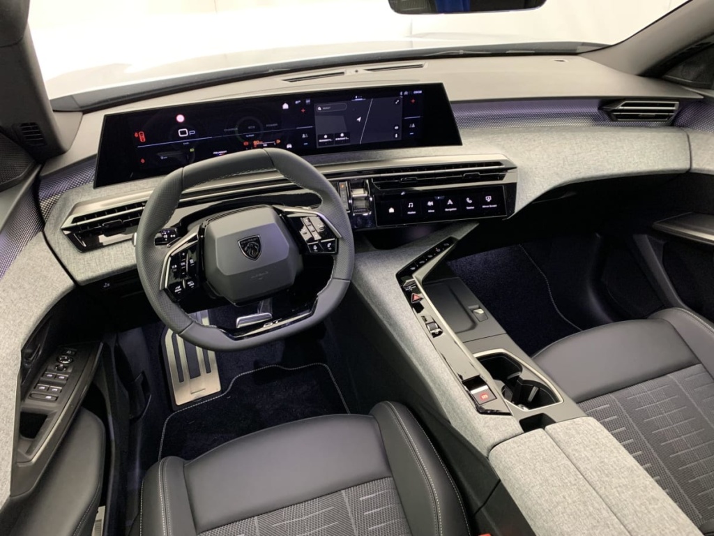PEUGEOT 3008 Hybrid 145 e-DCS6 GT - ref: 1-340574 - Photo 13