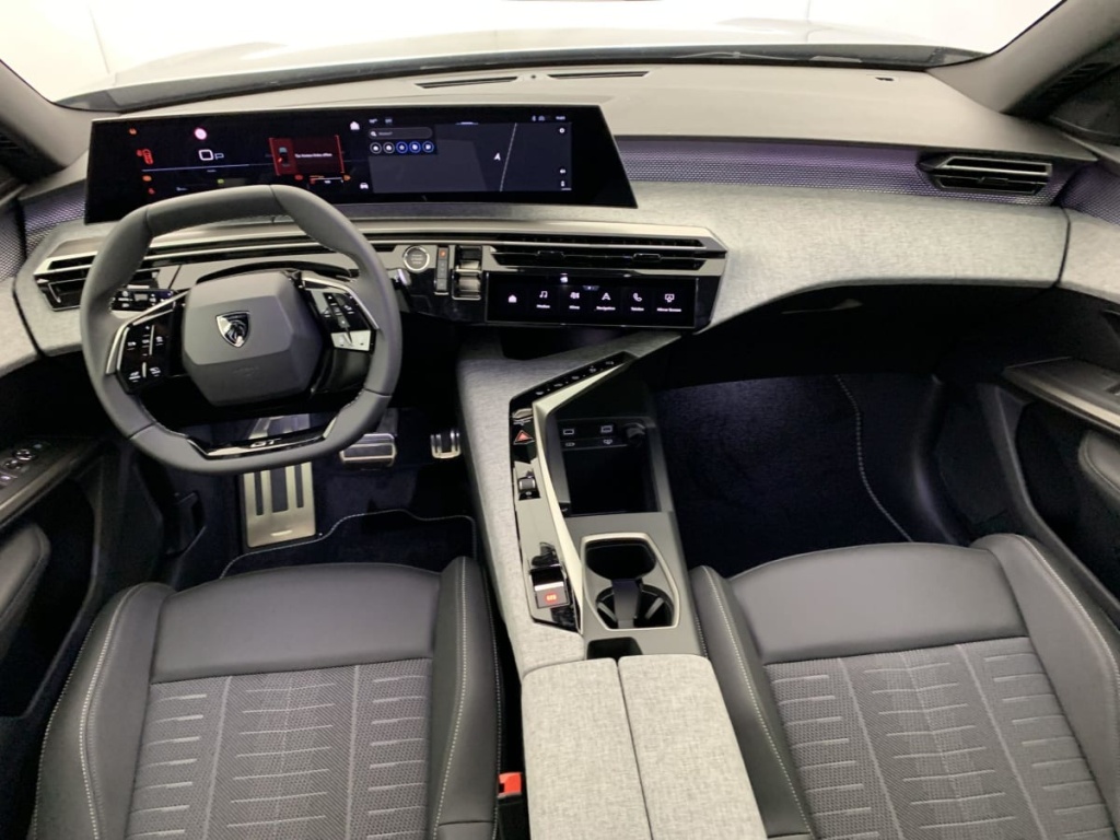 PEUGEOT 3008 Hybrid 145 e-DCS6 GT - ref: 1-340593 - Photo 14