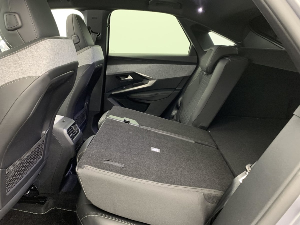 PEUGEOT 3008 Hybrid 145 e-DCS6 GT - ref: 1-355889 - Photo 12