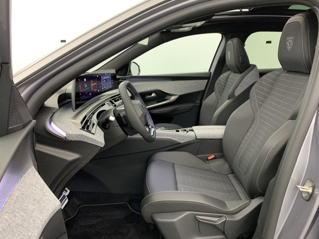 PEUGEOT 3008 Hybrid 145 e-DCS6 GT - ref: 1-355889 - Photo 16