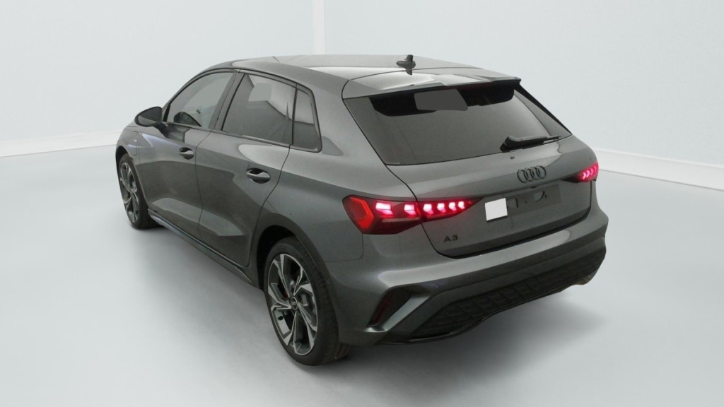 AUDI A3 Sportback 45 TFSI E HYBRIDE RECHARGEABLE 272 S TRONIC 6 S LINE - ref: 1-358895 - Photo 5