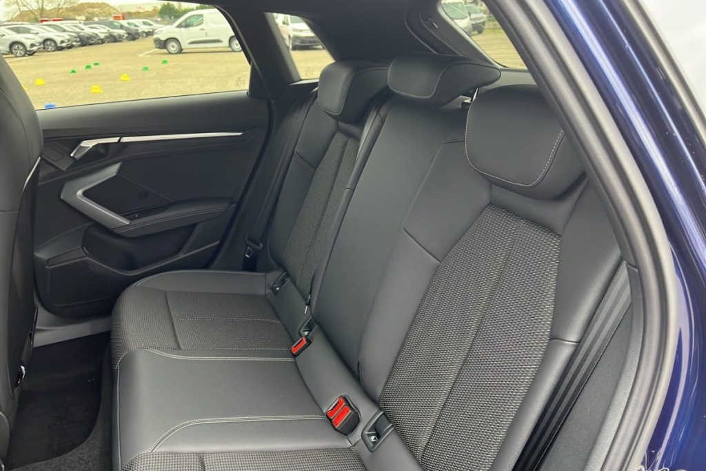 AUDI A3 Sportback 45 TFSI E HYBRIDE RECHARGEABLE 272 S TRONIC 6 S LINE - ref: 1-358905 - Photo 10