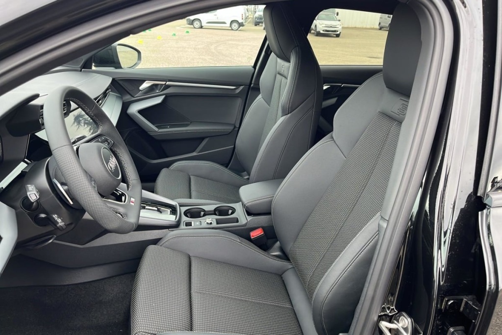 AUDI A3 Sportback 45 TFSI E HYBRIDE RECHARGEABLE 272 S TRONIC 6 S LINE - ref: 1-358907 - Photo 9