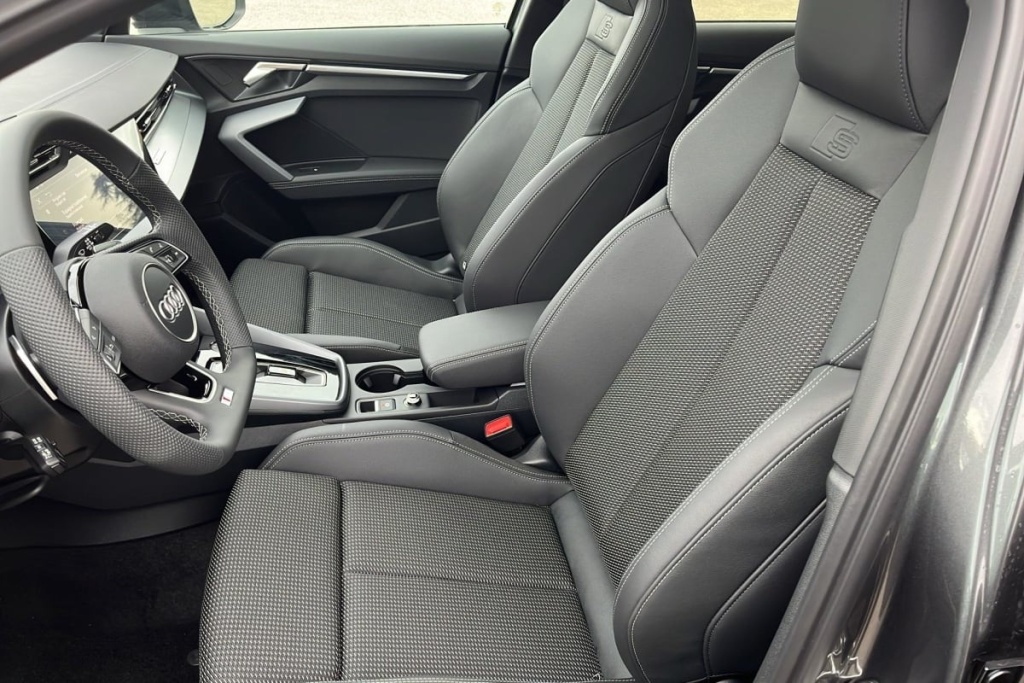 AUDI A3 Sportback 45 TFSI E HYBRIDE RECHARGEABLE 272 S TRONIC 6 S LINE - ref: 1-358910 - Photo 9