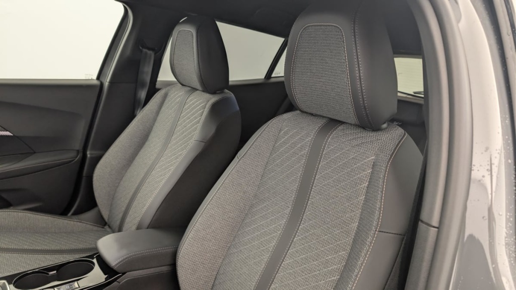 PEUGEOT 2008 100 S S BVM6 Allure - ref: 1-365112 - Photo 16