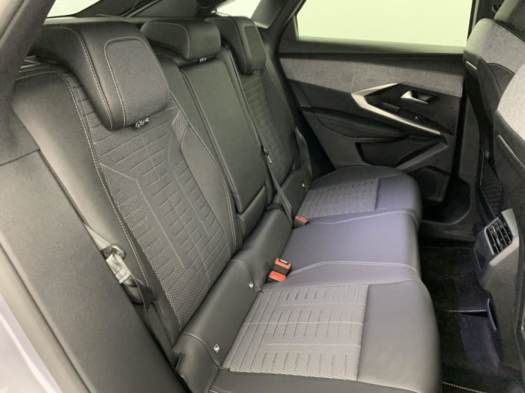 PEUGEOT 3008 Hybrid 145 e-DCS6 GT - ref: 1-365831 - Photo 10