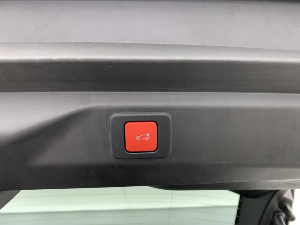 PEUGEOT 3008 Hybrid 145 e-DCS6 GT - ref: 1-365831 - Photo 12