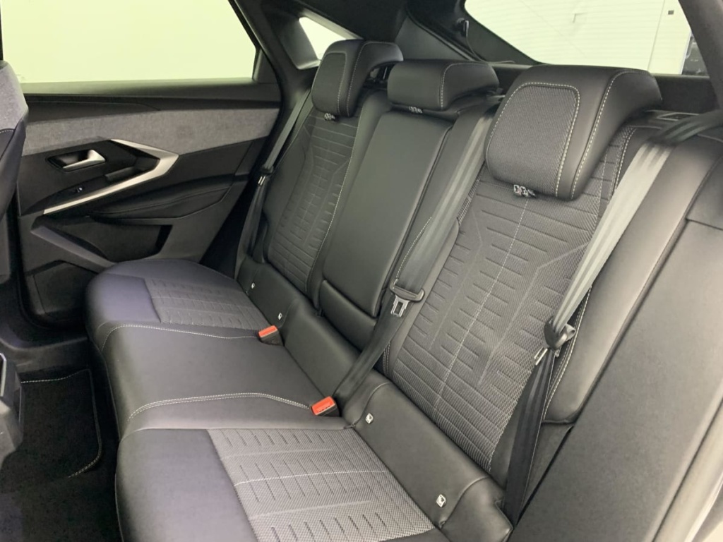 PEUGEOT 3008 Hybrid 145 e-DCS6 GT - ref: 1-365871 - Photo 19