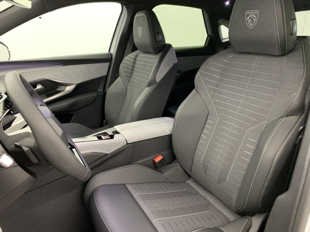 PEUGEOT 3008 Hybrid 145 e-DCS6 GT - ref: 1-366161 - Photo 20