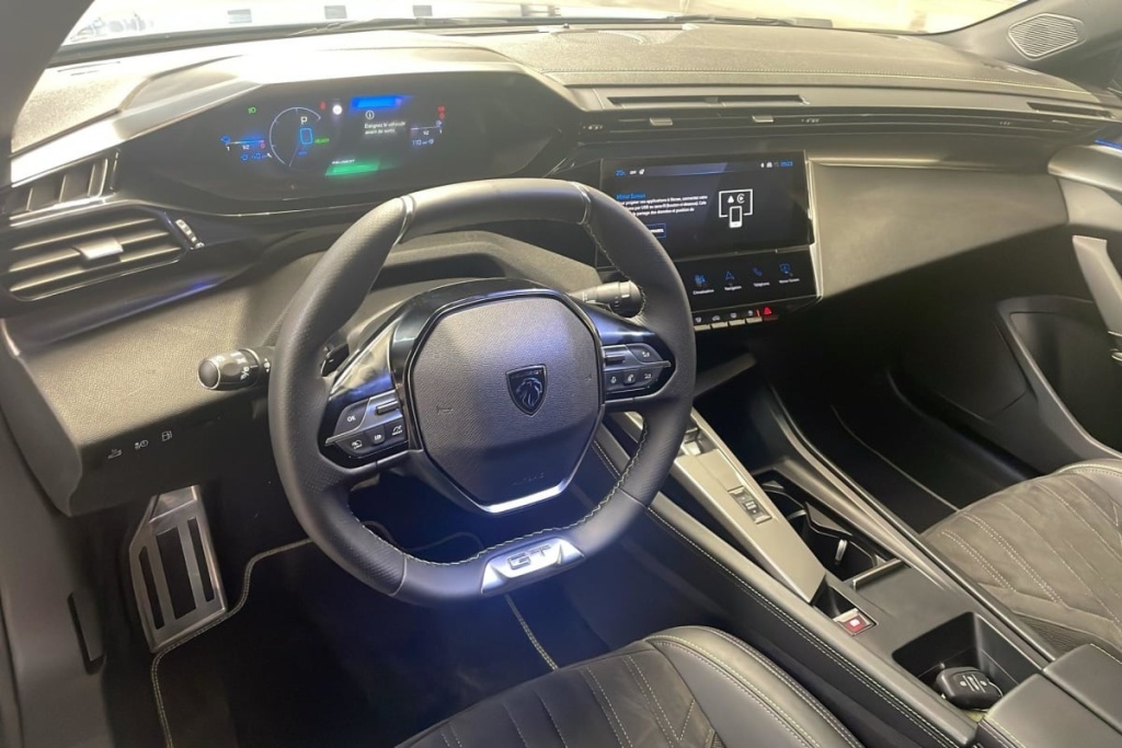 PEUGEOT 408 PHEV 225 e-EAT8 GT - ref: 1-370078 - Photo 14