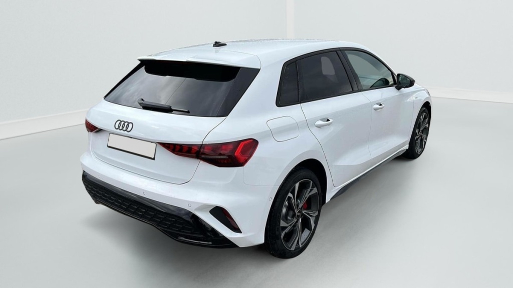 AUDI A3 Sportback 45 TFSI E HYBRIDE RECHARGEABLE 272 S TRONIC 6 S LINE - ref: 1-372751 - Photo 7