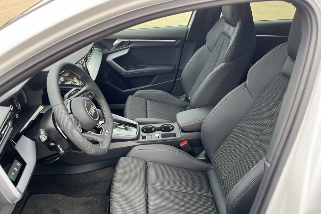 AUDI A3 Sportback 45 TFSI E HYBRIDE RECHARGEABLE 272 S TRONIC 6 S LINE - ref: 1-372751 - Photo 9
