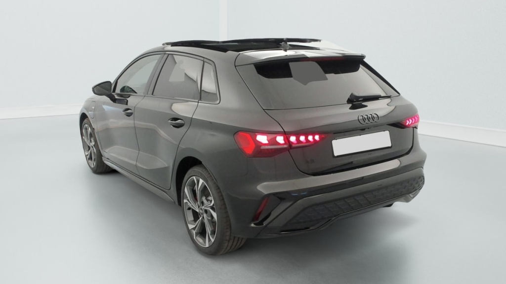 AUDI A3 Sportback 45 TFSI e Hybride rechargeable 272 S tronic 6 S line - ref: 1-372757 - Photo 7