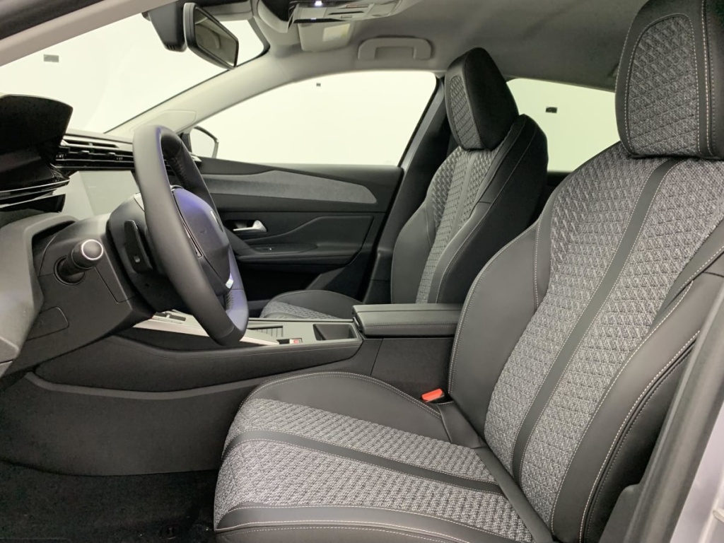 PEUGEOT 308 Hybrid 145 e-DCS6 Allure - ref: 1-374348 - Photo 18