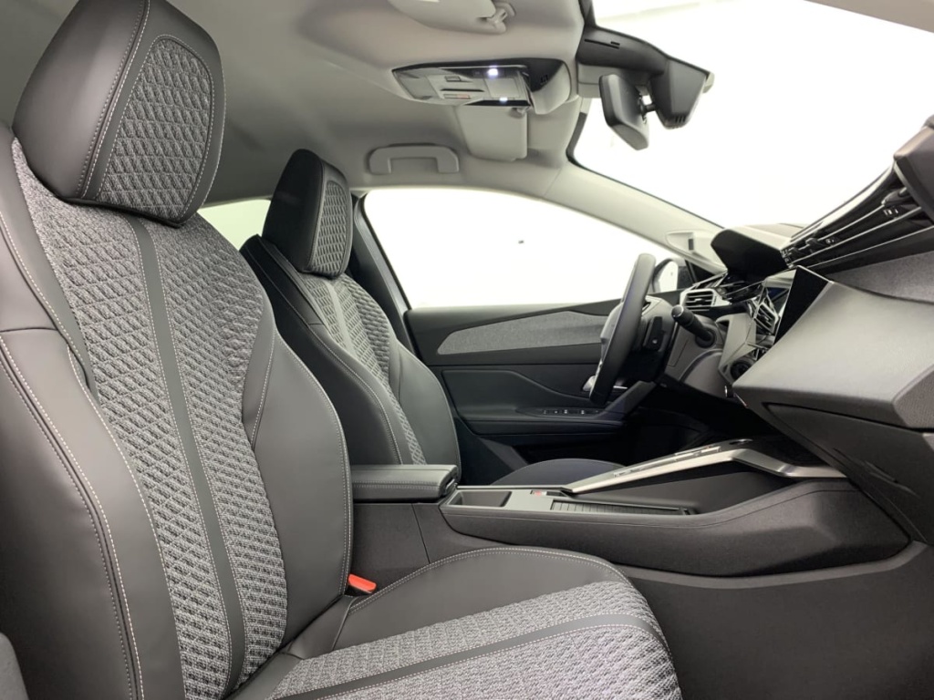PEUGEOT 308 Hybrid 145 e-DCS6 Allure - ref: 1-374348 - Photo 9