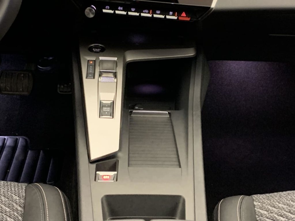 PEUGEOT 308 Hybrid 145 e-DCS6 Allure - ref: 1-374358 - Photo 15