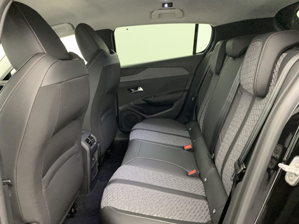 PEUGEOT 308 Hybrid 145 e-DCS6 Allure - ref: 1-374358 - Photo 18