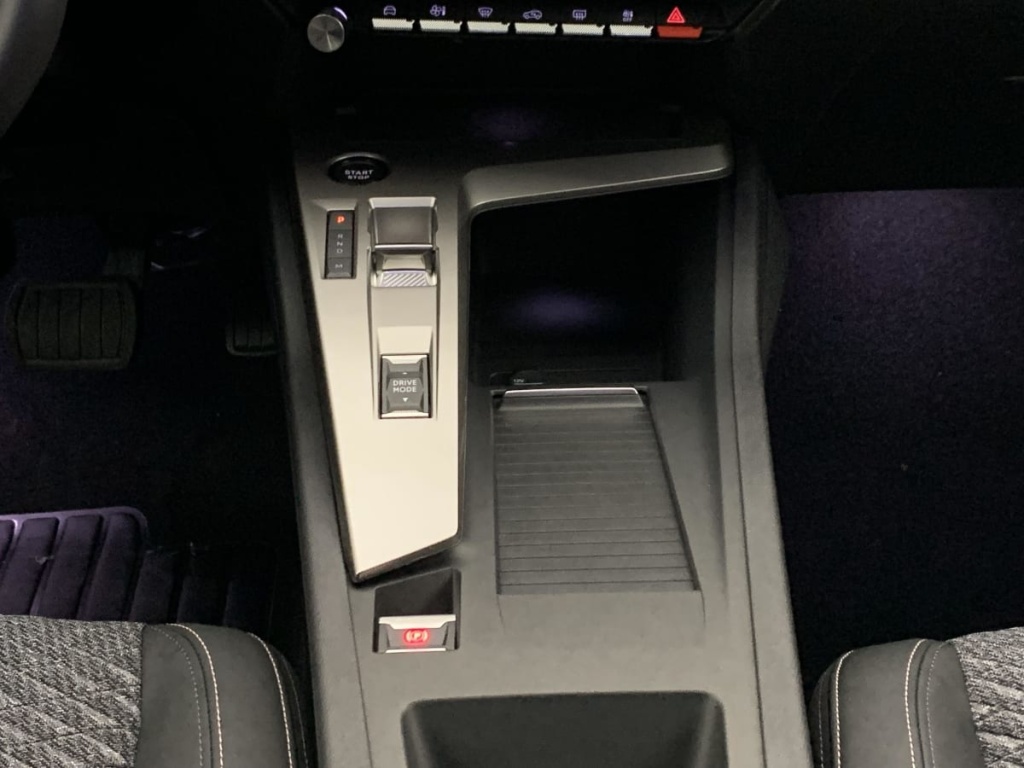 PEUGEOT 308 Hybrid 145 e-DCS6 Allure - ref: 1-374371 - Photo 15