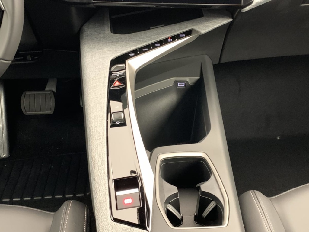 PEUGEOT 5008 Hybrid 145 e-DCS6 Allure - ref: 1-377535 - Photo 17