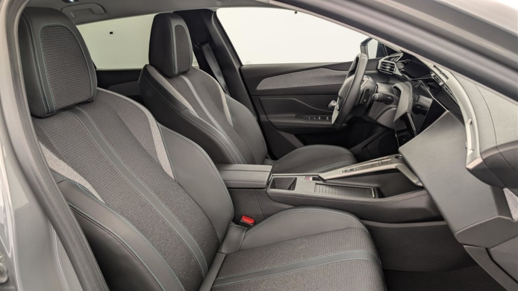 PEUGEOT 408 Hybrid 136 e-DCS6 Allure - ref: 1-378473 - Photo 9