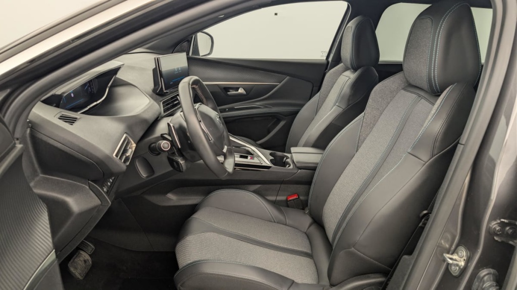 PEUGEOT 5008 Hybrid 136 e-DCS6 Allure Pack - ref: 1-379235 - Photo 16