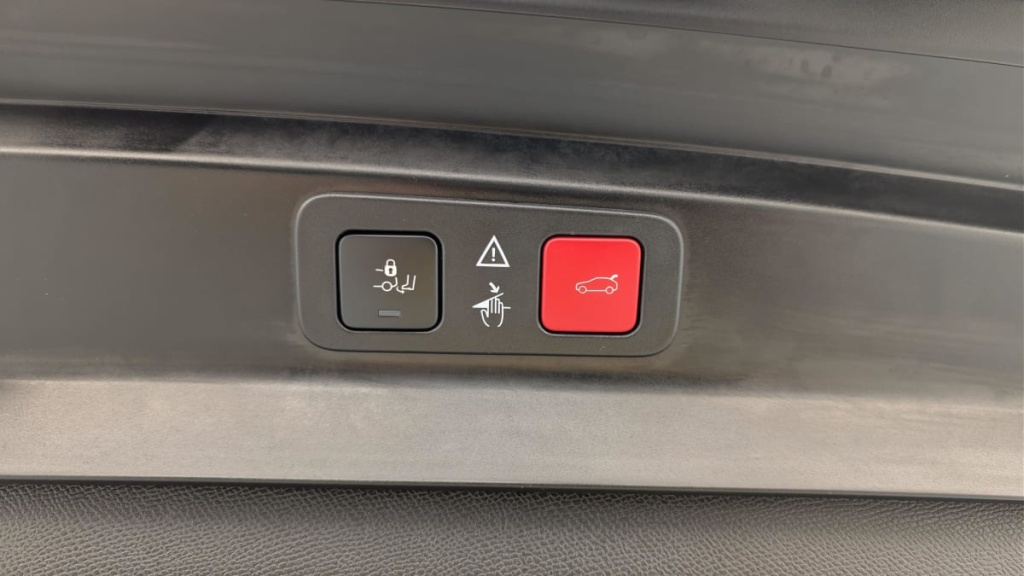 PEUGEOT 5008 Hybrid 136 e-DCS6 Allure Pack - ref: 1-379235 - Photo 20