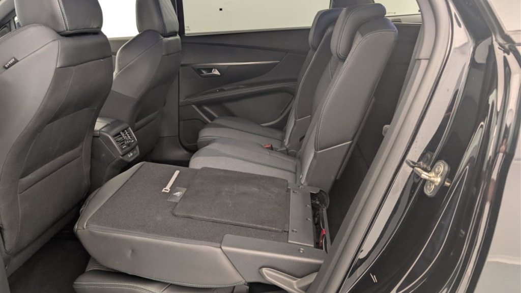 PEUGEOT 5008 Hybrid 136 e-DCS6 Allure Pack - ref: 1-379250 - Photo 12