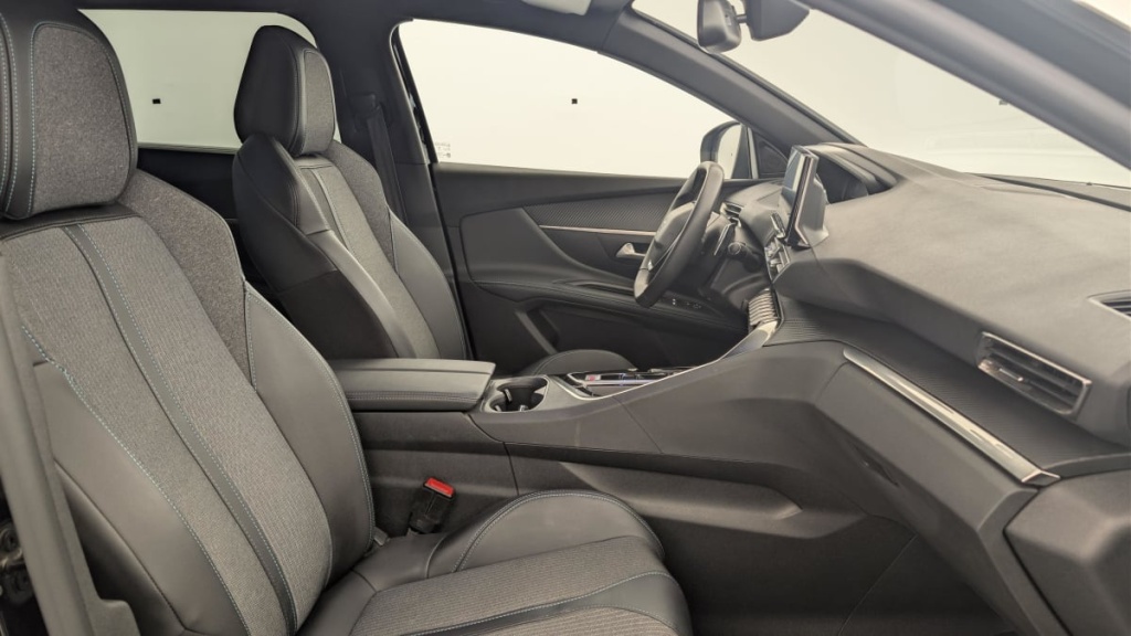 PEUGEOT 5008 Hybrid 136 e-DCS6 Allure Pack - ref: 1-379250 - Photo 9