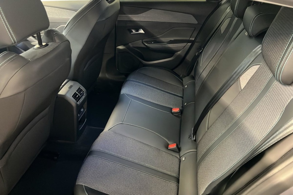 PEUGEOT 308 Hybrid 145 e-DCS6 Allure - ref: 1-379926 - Photo 10