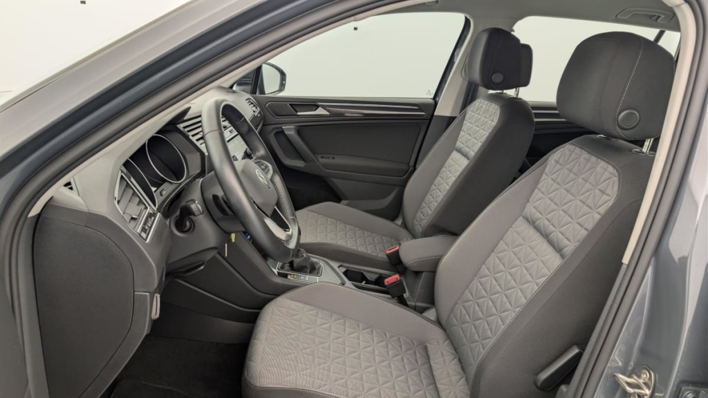 VOLKSWAGEN Tiguan 2.0 TDI 150ch DSG7 Life - ref: 1-380871 - Photo 16