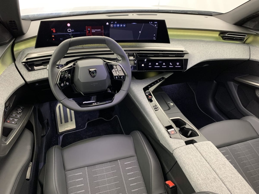 PEUGEOT 5008 Hybrid 145 e-DCS6 GT - ref: 1-381151 - Photo 15