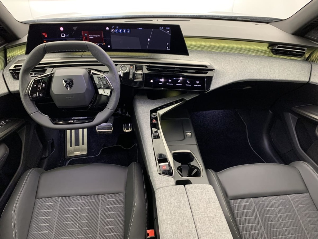 PEUGEOT 5008 Hybrid 145 e-DCS6 GT - ref: 1-381151 - Photo 16