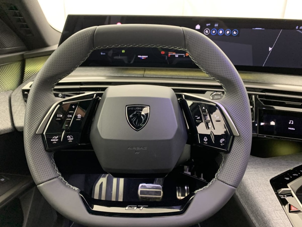 PEUGEOT 5008 Hybrid 145 e-DCS6 GT - ref: 1-381151 - Photo 17