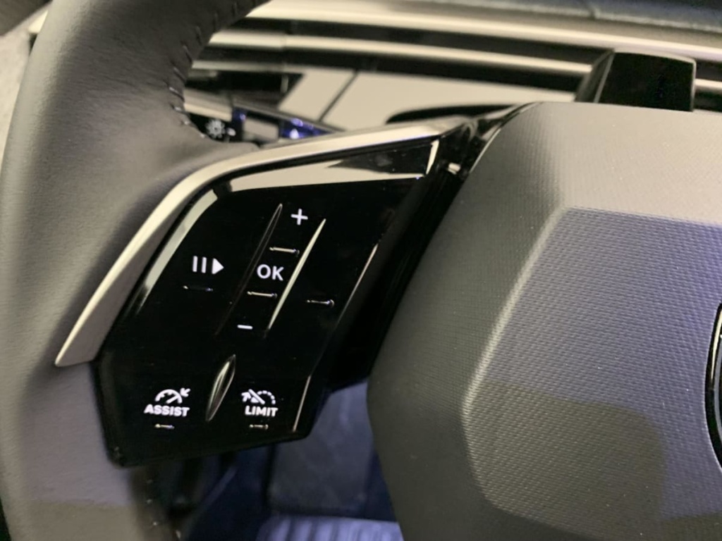 PEUGEOT 5008 HYBRID 145 CH E-DCS6 ALLURE - ref: 1-381855 - Photo 15