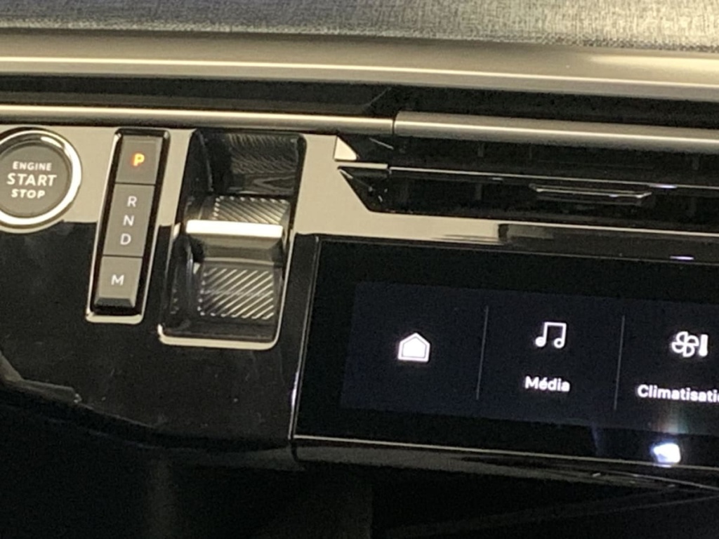 PEUGEOT 5008 HYBRID 145 CH E-DCS6 ALLURE - ref: 1-381855 - Photo 16