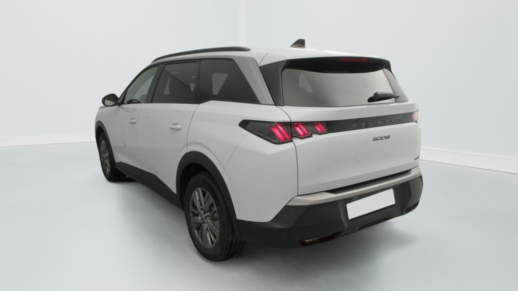PEUGEOT 5008 HYBRID 145 CH E-DCS6 ALLURE - ref: 1-381855 - Photo 5