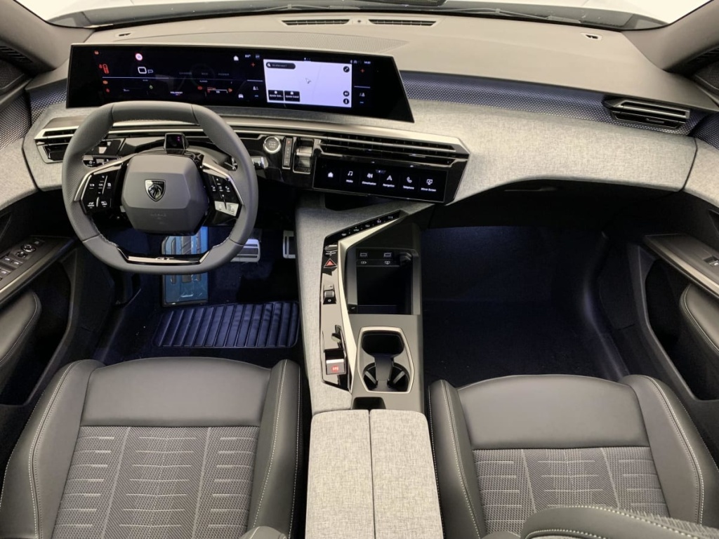 PEUGEOT 5008 HYBRID 145CH E-DCS6 GT - ref: 1-381869 - Photo 12