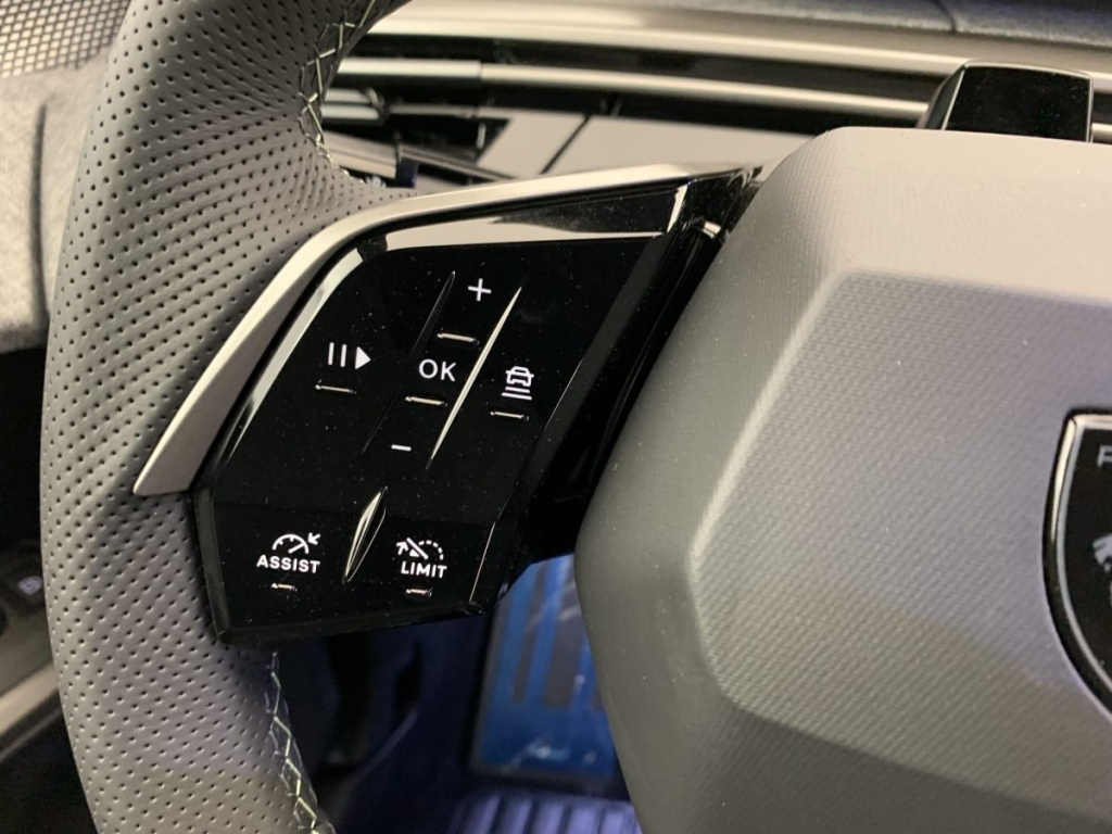 PEUGEOT 5008 HYBRID 145CH E-DCS6 GT - ref: 1-381869 - Photo 15