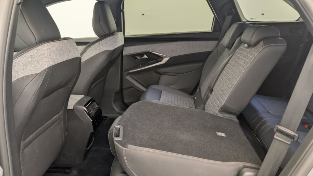 PEUGEOT 5008 Hybrid 136 e-DCS6 Allure - ref: 1-382005 - Photo 12