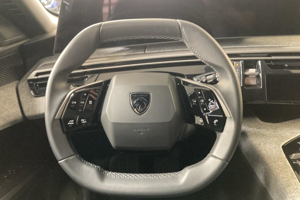 PEUGEOT 5008 Hybrid 136 e-DCS6 Allure - ref: 1-382015 - Photo 14