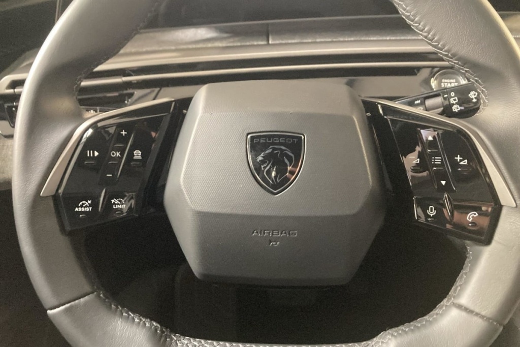 PEUGEOT 5008 Hybrid 136 e-DCS6 Allure - ref: 1-382015 - Photo 15