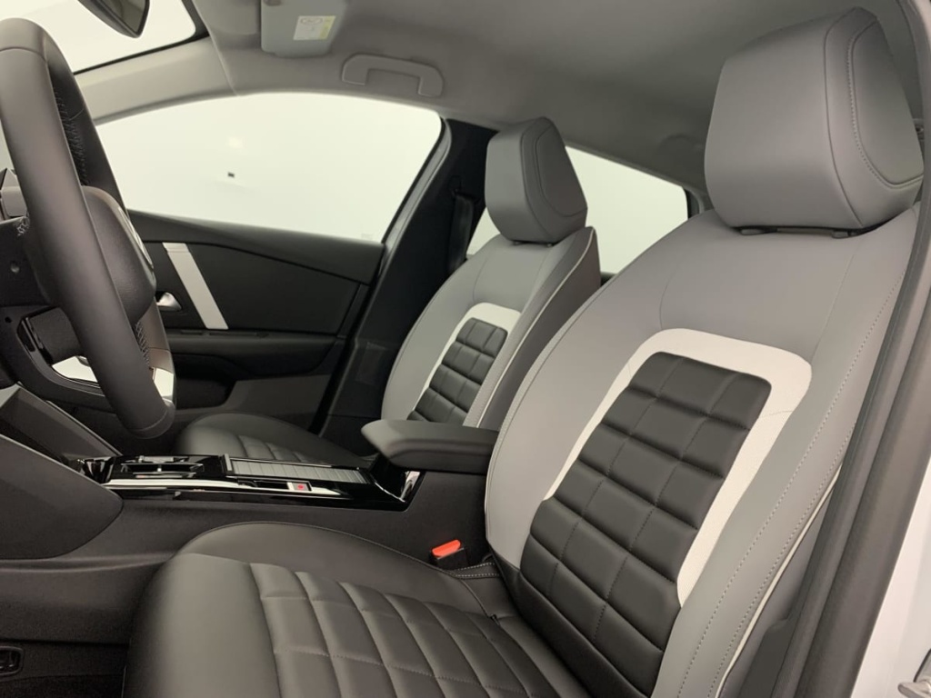CITROEN C4 Hybride 145 e-DCS6 Max - ref: 1-382133 - Photo 20
