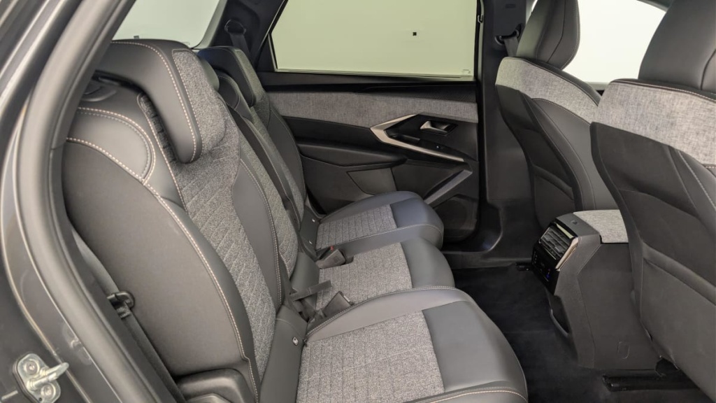 PEUGEOT 5008 HYBRID 145 CH E-DCS6 ALLURE - ref: 1-382161 - Photo 10