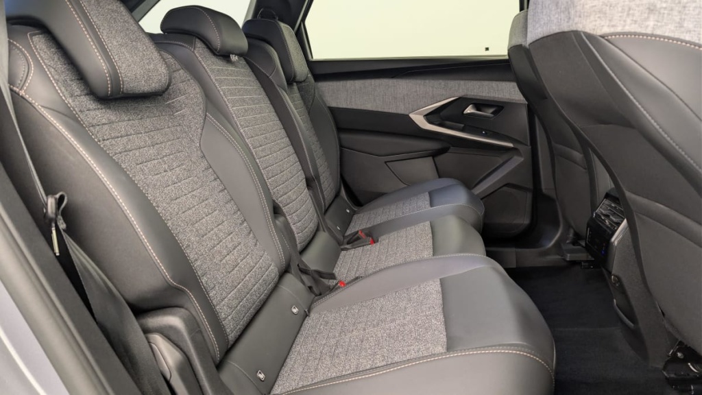 PEUGEOT 5008 HYBRID 145 CH E-DCS6 ALLURE - ref: 1-382176 - Photo 10