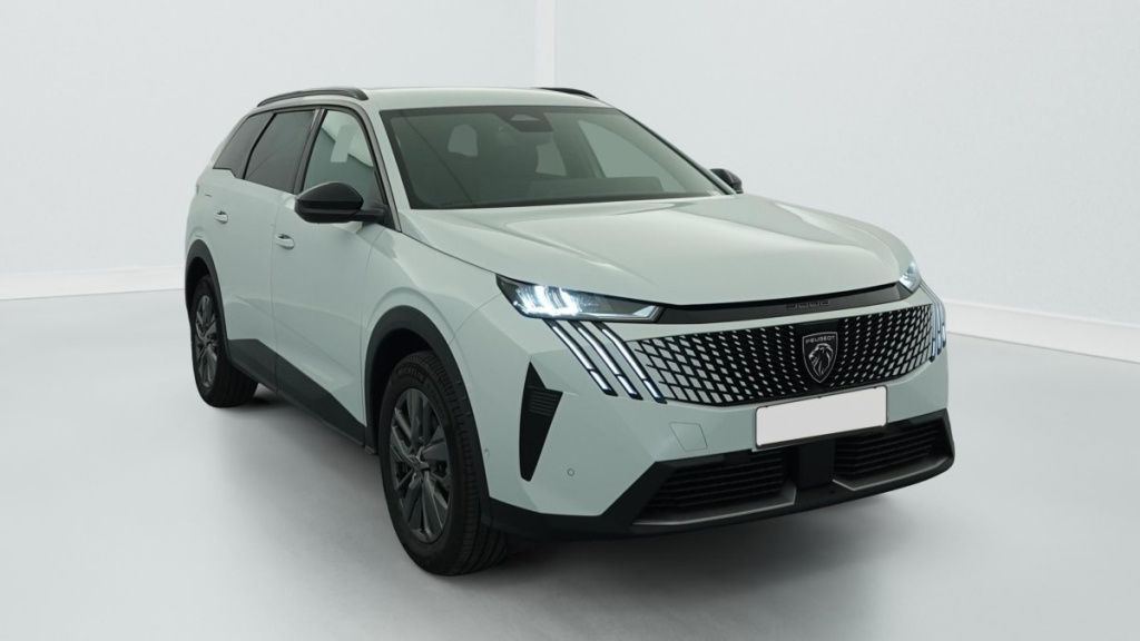 PEUGEOT 5008 HYBRID 145 CH E-DCS6 ALLURE - ref: 1-382340 - Photo 1