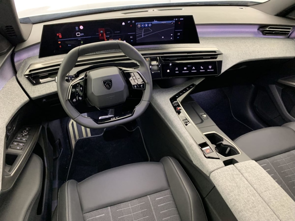 PEUGEOT 5008 Hybrid 145 e-DCS6 GT - ref: 1-383434 - Photo 16