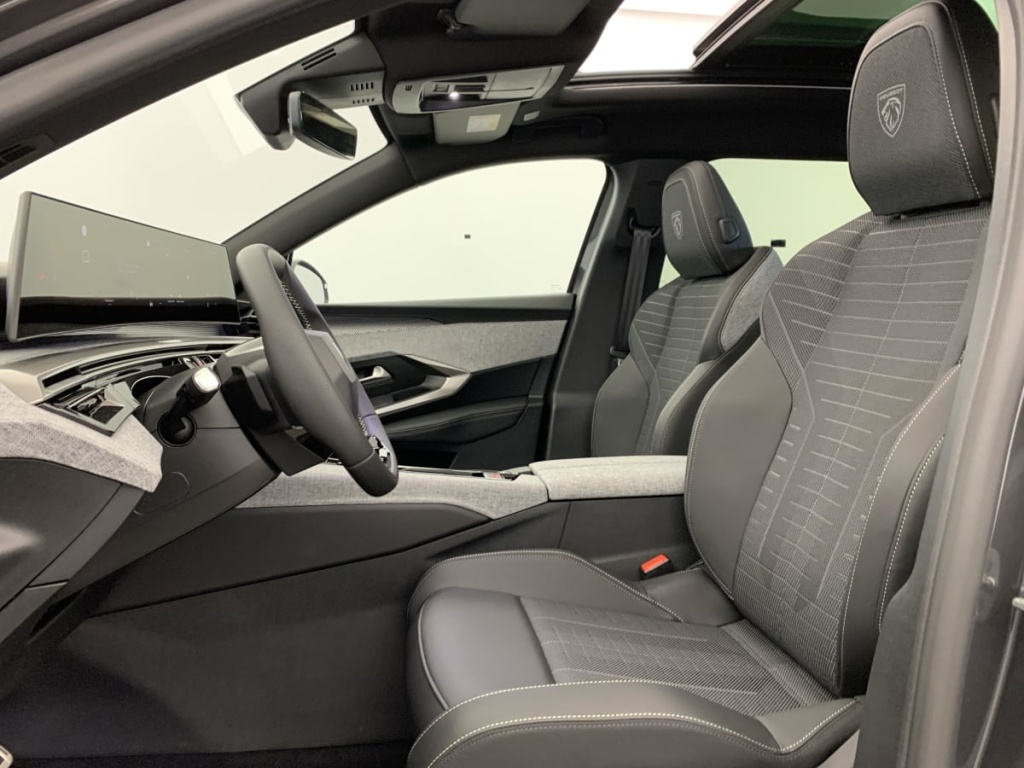 PEUGEOT 5008 Hybrid 145 e-DCS6 GT - ref: 1-383438 - Photo 17
