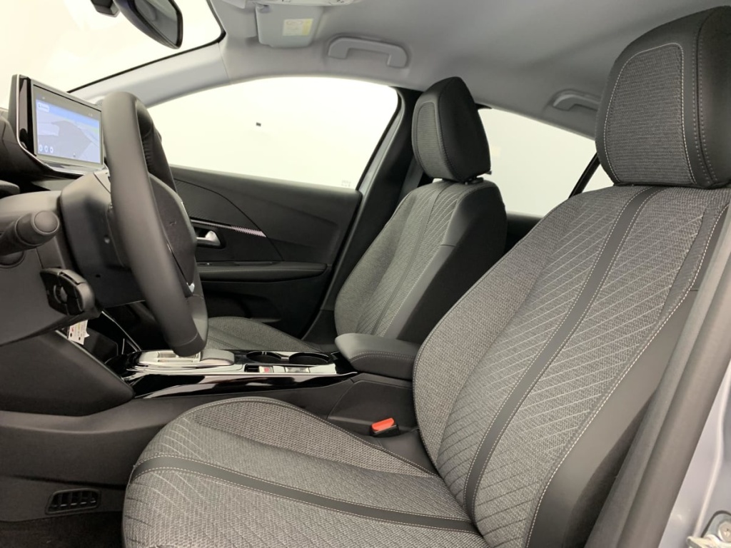 PEUGEOT 208 Hybrid 110 ch e-DCS6 Allure - ref: 1-383982 - Photo 17